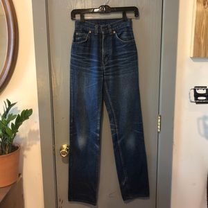 Size 23 Levi’s white label straight leg jeans